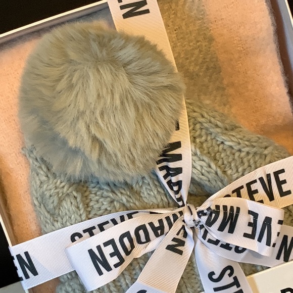 Steve Madden Fringe Scarf and Beanie Set main image 13